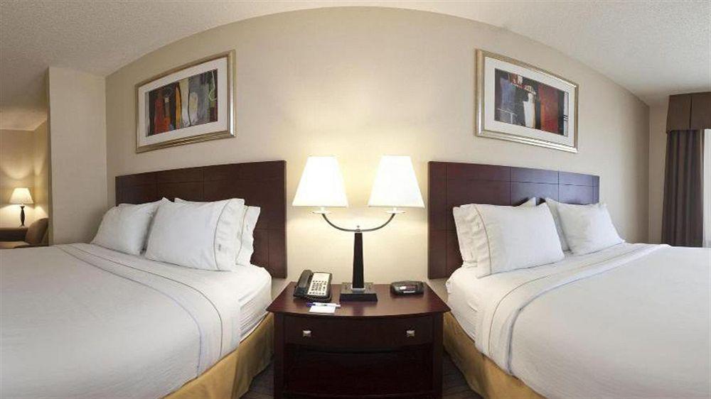 Holiday Inn Express Hotel & Suites Minot South By Ihg Ngoại thất bức ảnh