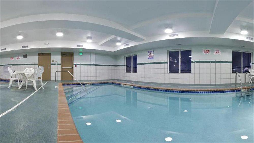 Holiday Inn Express Hotel & Suites Minot South By Ihg Ngoại thất bức ảnh