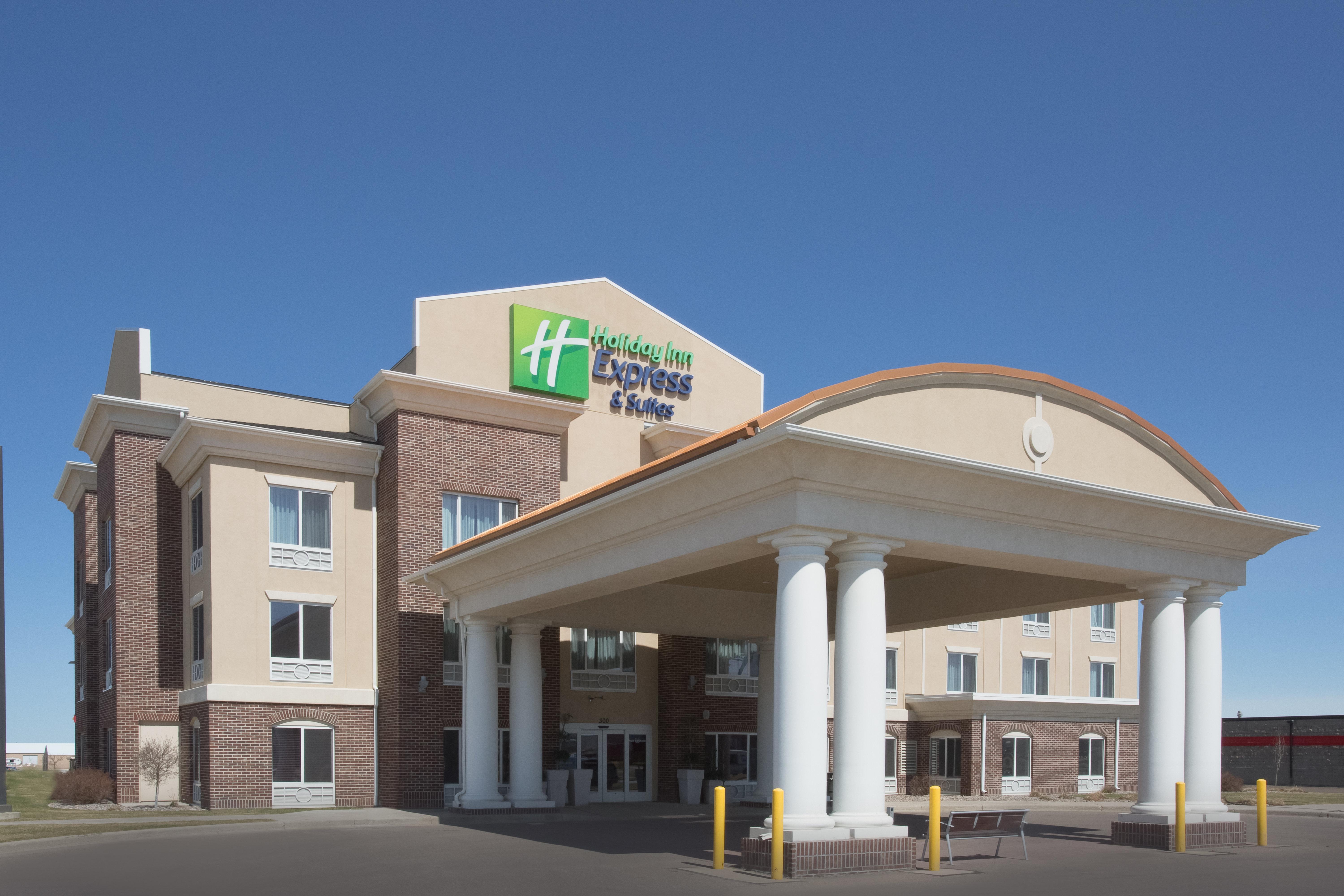 Holiday Inn Express Hotel & Suites Minot South By Ihg Ngoại thất bức ảnh