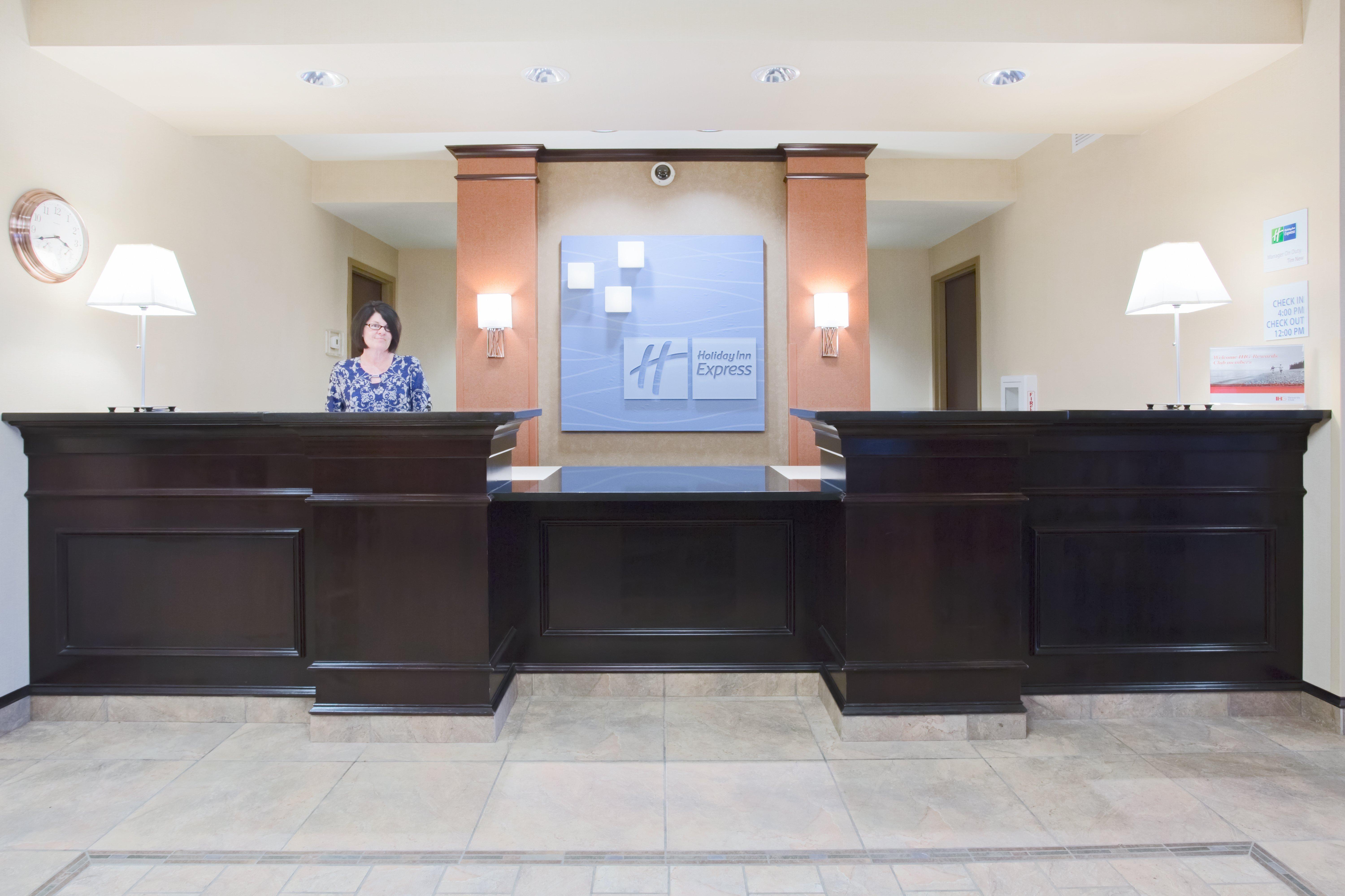 Holiday Inn Express Hotel & Suites Minot South By Ihg Ngoại thất bức ảnh