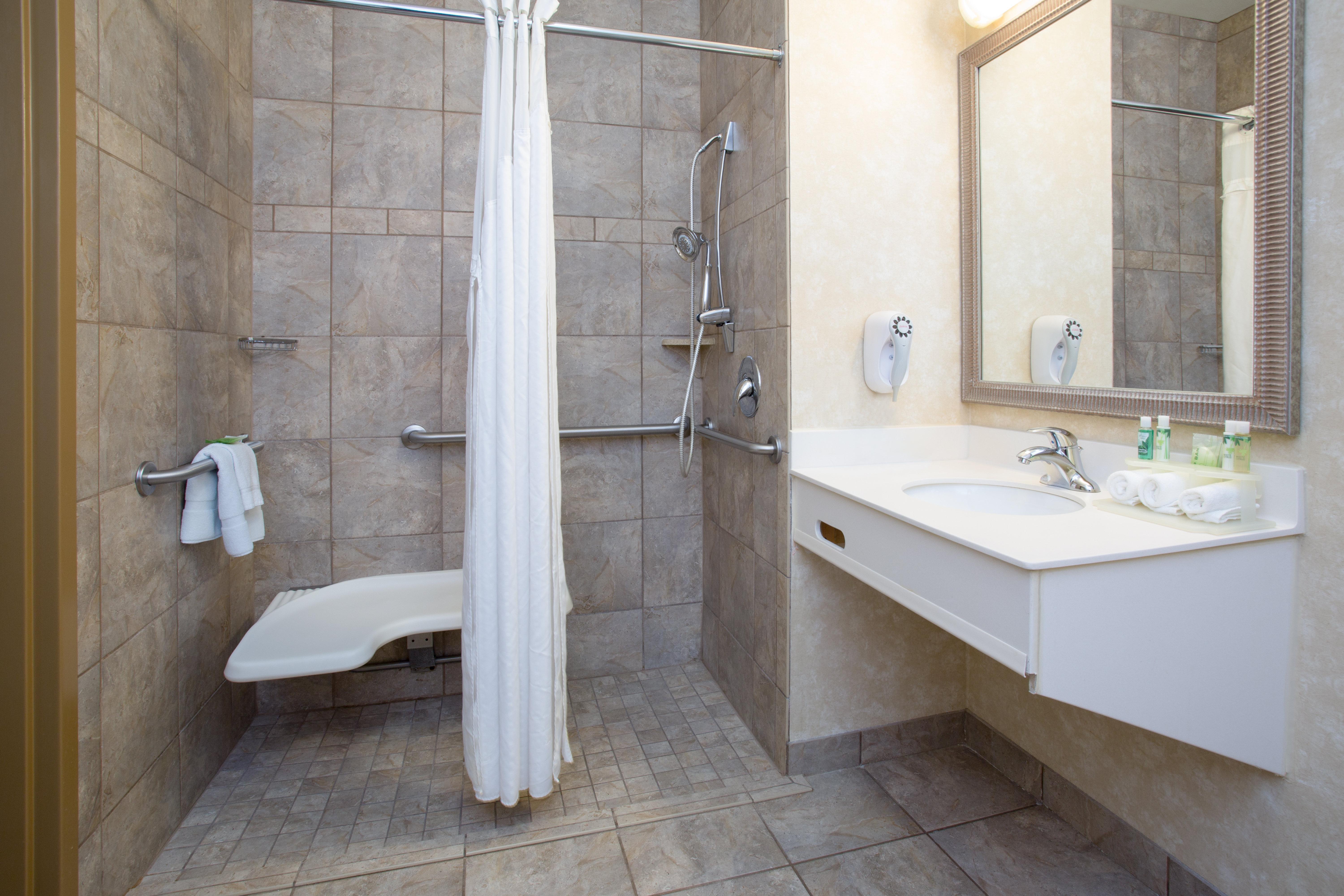 Holiday Inn Express Hotel & Suites Minot South By Ihg Ngoại thất bức ảnh
