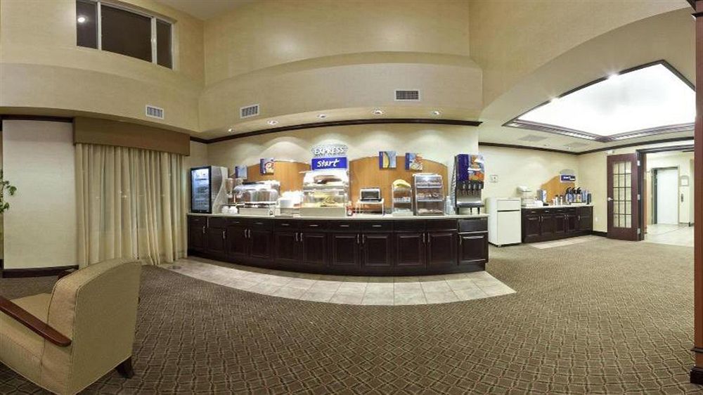 Holiday Inn Express Hotel & Suites Minot South By Ihg Ngoại thất bức ảnh